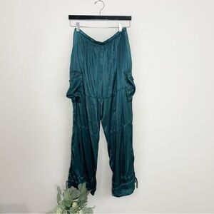 [Victoria's Secret] Women's Emerald Green Silky Pocket Jogger Pants